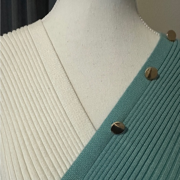 Chicme turquoise & ivory wrap sweater, front buttons, gd cond - Picture 3 of 8